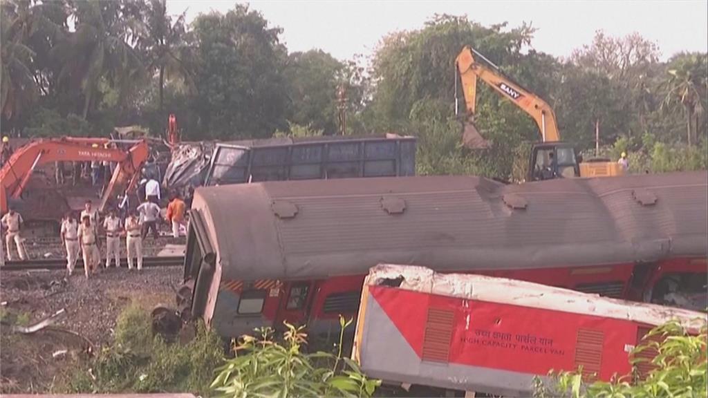 疑信號系統出問題 印度3列車相撞釀至少288死逾千人傷 民視新聞網