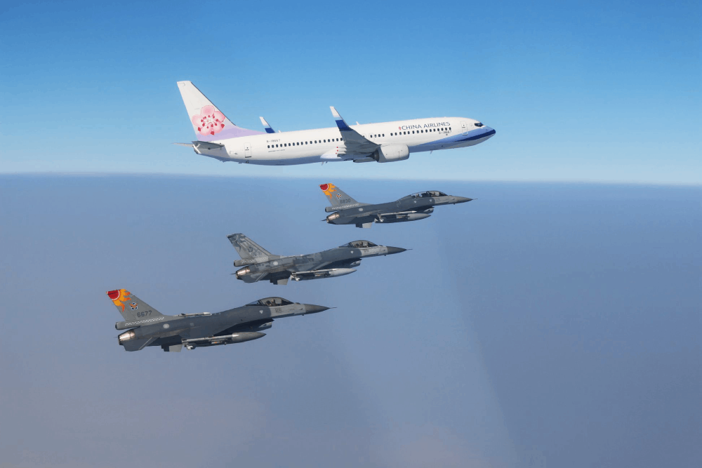 飛官拍攝並上傳總統專機資訊 18天檢束處分遭質疑過輕