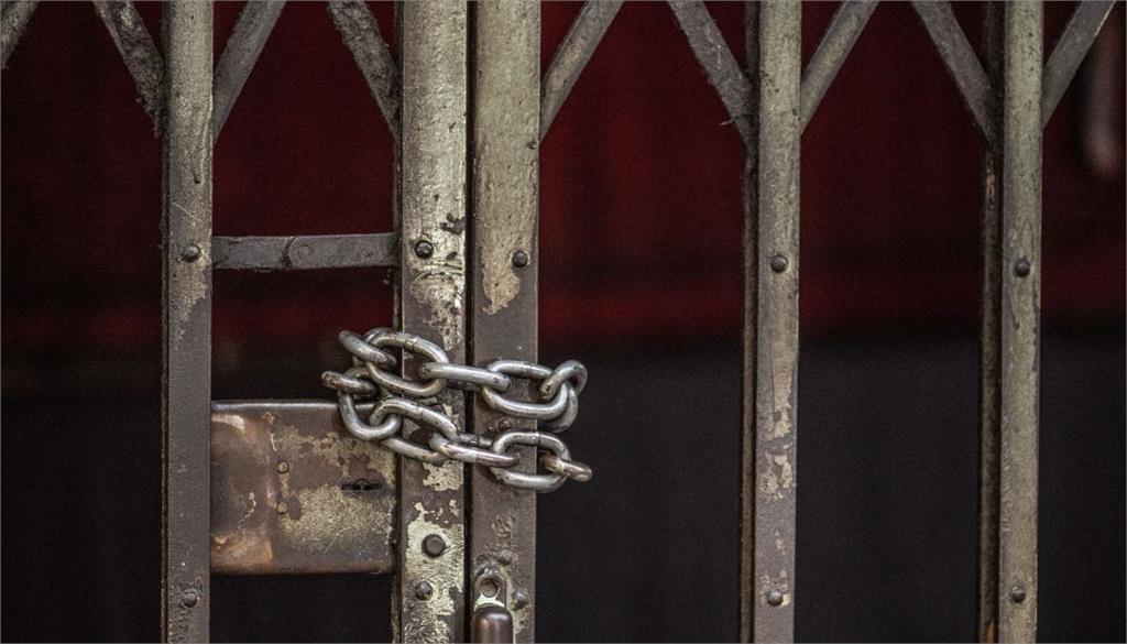 泰監獄收賄「送辣女模」與囚犯嘿咻！重刑犯享VIP特權　密室樓梯保險套、精液滿地