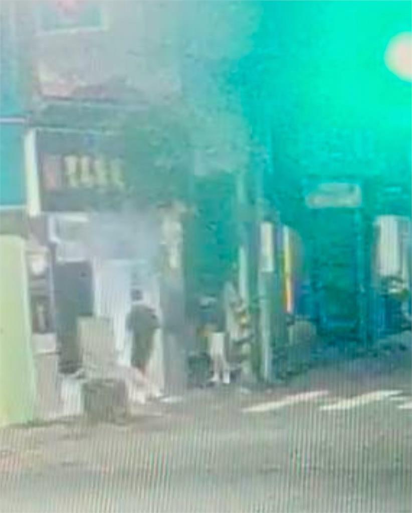 沒公德心！宜蘭男子「隨地小便」恐觸法　警方主動調查