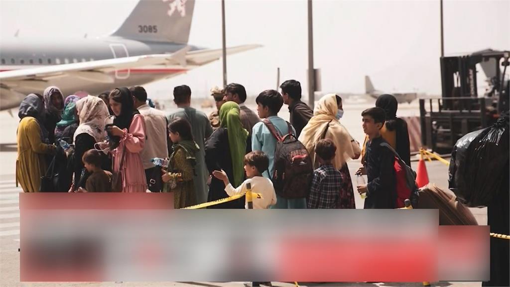 喀布爾機場混亂逃難潮　塔利班：都怪美國