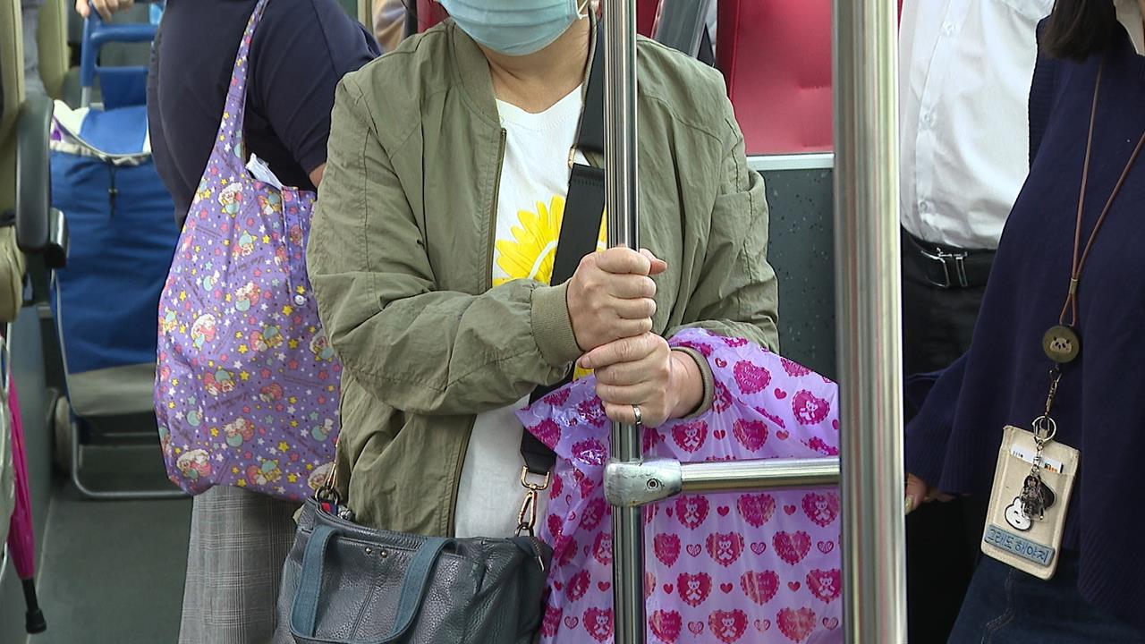 長輩鞋子別亂穿！醫曝「4種鞋最危險」　6大安全重點曝光