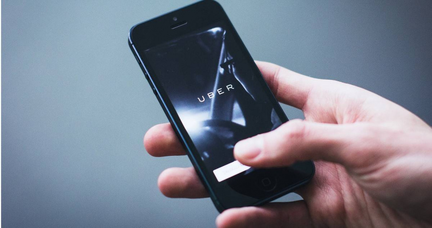 叫Uber等到崩潰！司機「越開越遠拖4小時」　YTR怒控想賺取消費