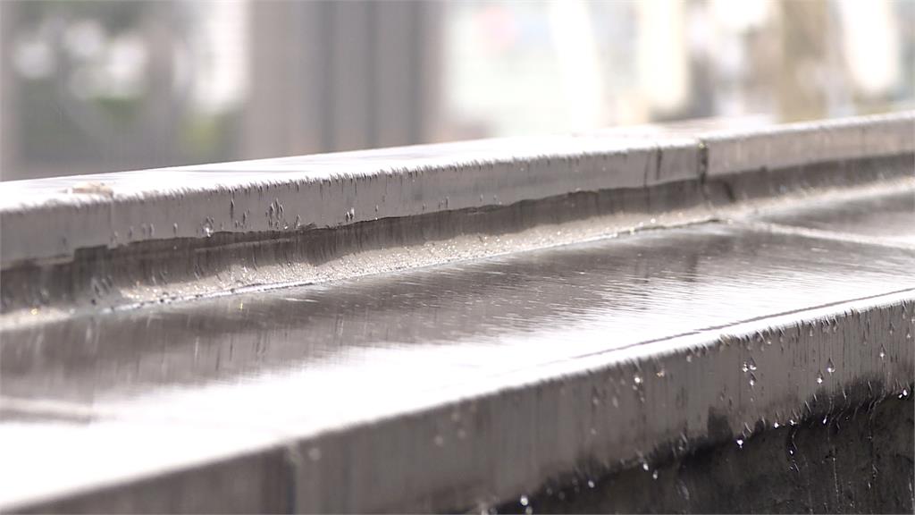 卡努將帶來強烈風雨　氣象局發布陸上颱風警報