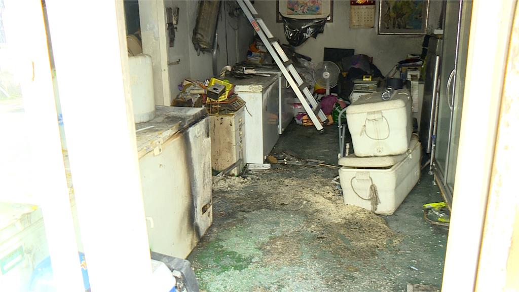 家裡沒大人！海產批發店傳火警　消防電話引導、受困４孩童平安獲救