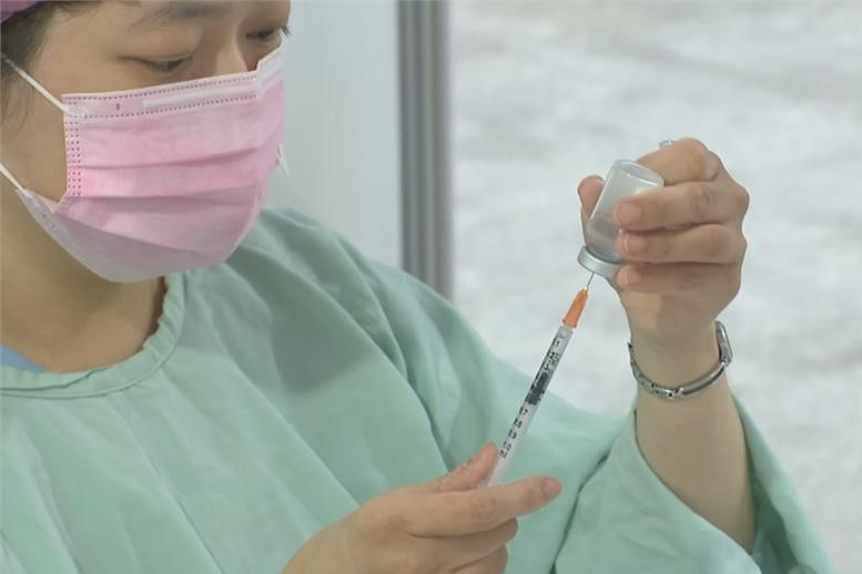 年長及免疫低下者第2劑新冠疫苗 53萬人可接種