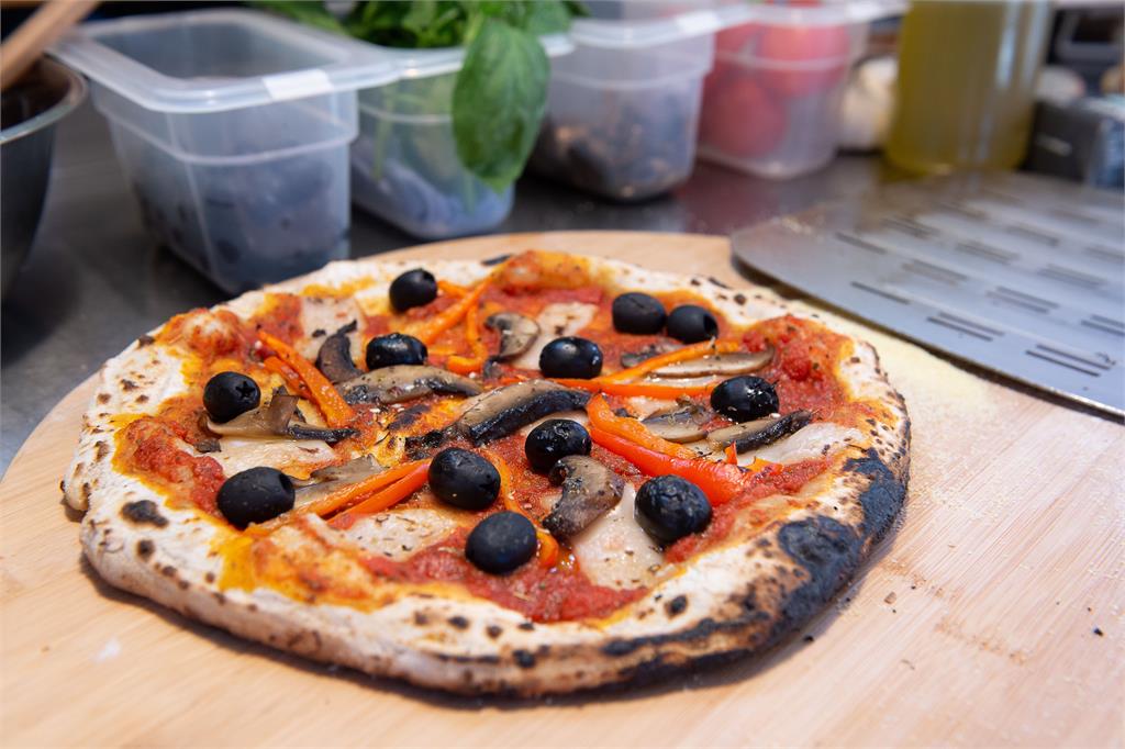 杜拜Pizza餐廳競爭激烈　業者請出ChatGPT研發新口味