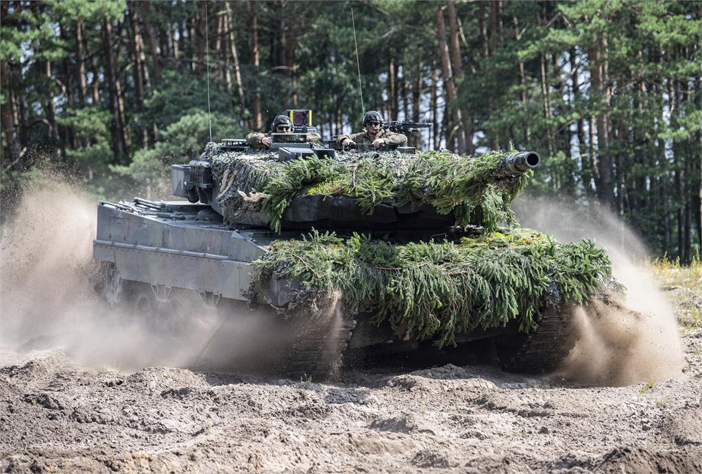 傳美德政策轉向 準備運交烏克蘭豹2、M1艾布蘭坦克