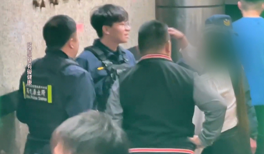 敬酒釀糾紛！　台中警噴辣椒水壓制　醉女加入槓警也被逮