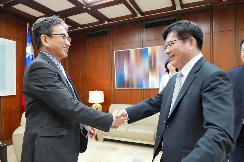 快新聞／接待赴日「免簽推手」垂秀夫　林佳龍：台日半導體合作能強化產業競爭力