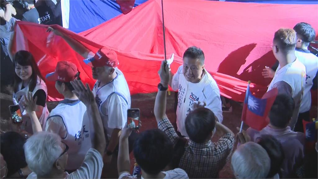 喊「幹大事趁年輕」　鍾易仲力拚突圍鳳山選區