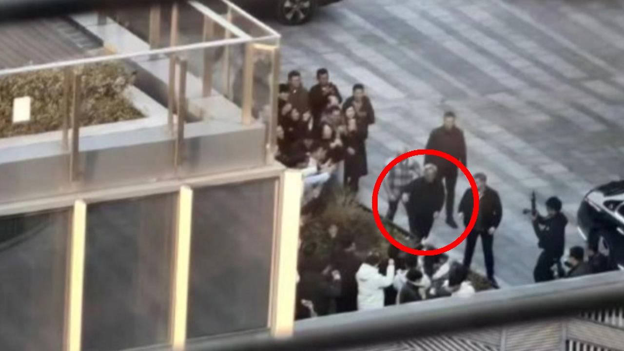 傳中國將放行H200? 黃仁勳現身上海、月底來台尾牙