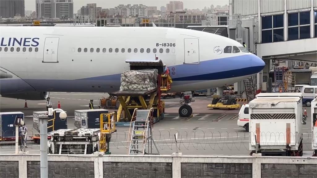 快新聞／華航飛新加坡航班轉降小港機場　預計17時重新起飛