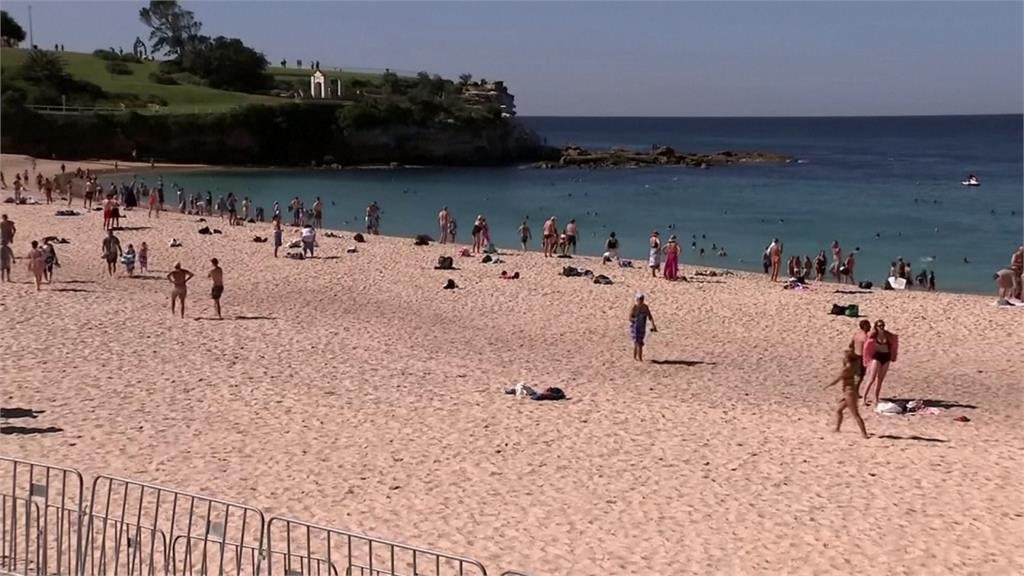 重開放又引人潮聚集 澳洲雪梨海灘再度緊急關閉