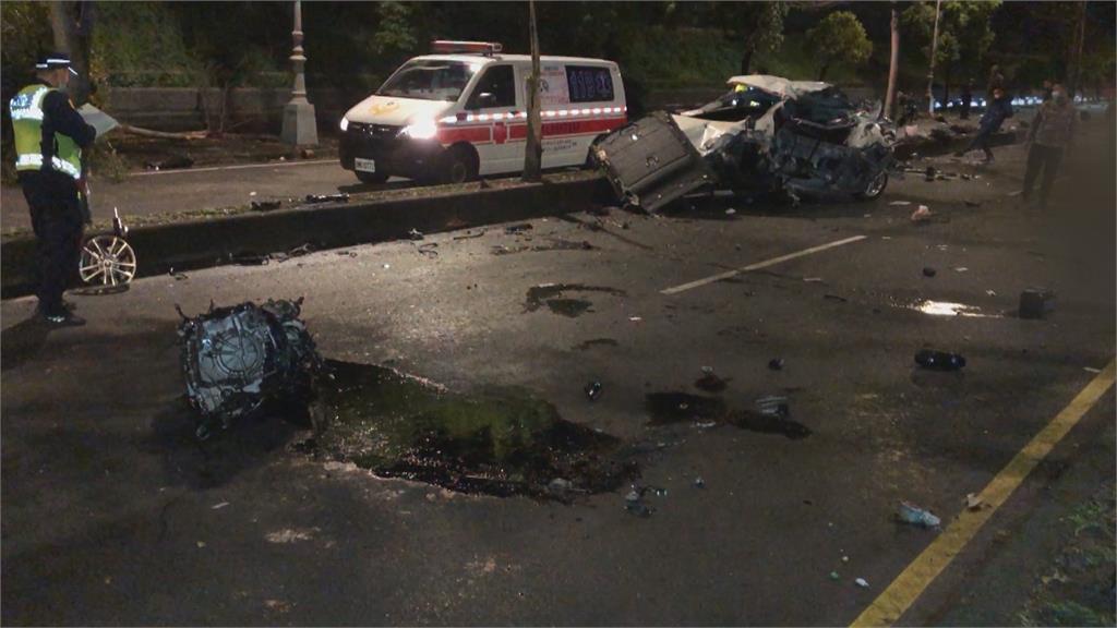 酒駕? 轎車失控撞軍卡 2人遭拋飛1死1傷