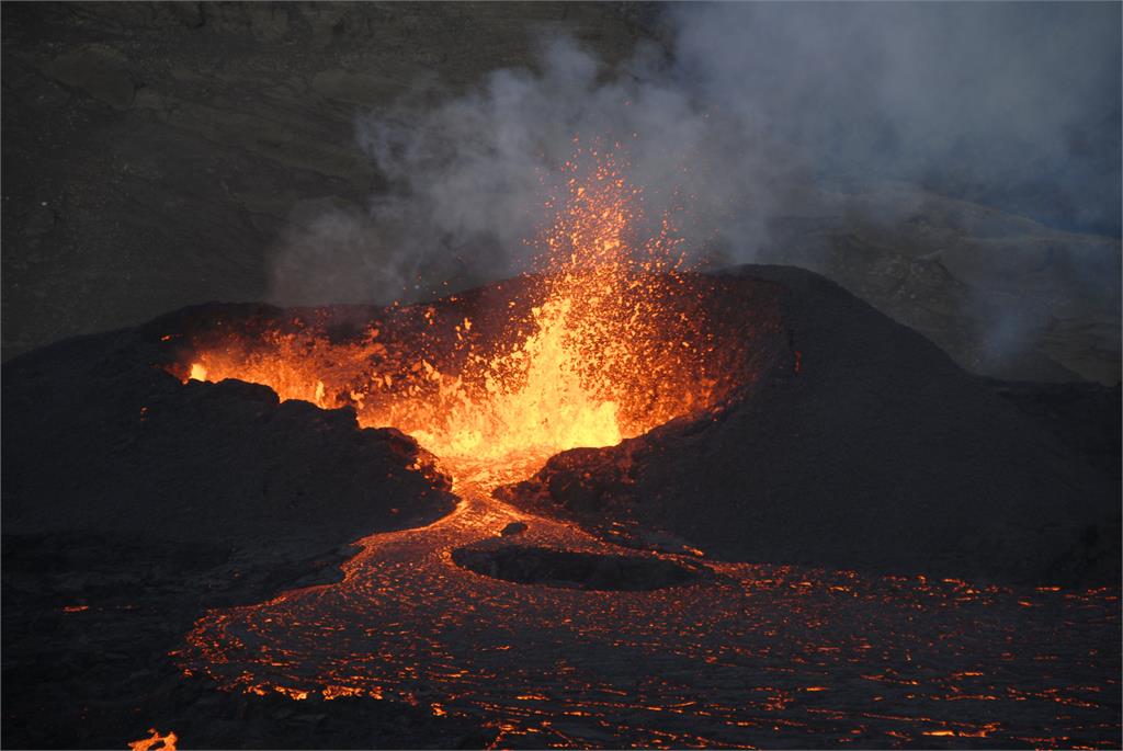 冰島24小時內2200次地震！當局急示警：火山可能即將噴發