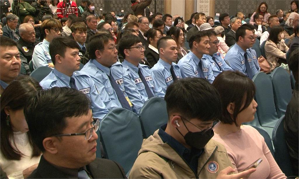 全國保全日頒獎　外交部長林佳龍及公會理事長一同出席