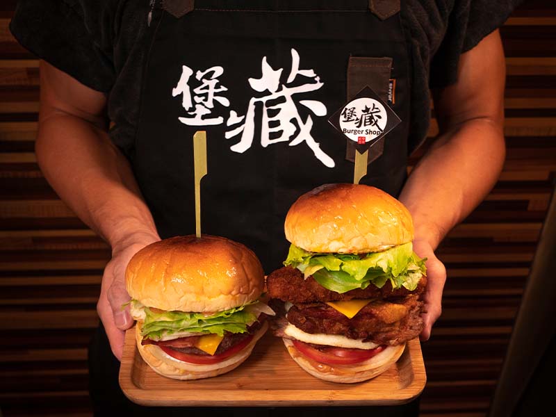 鄰近中國醫的「堡」藏早午餐!"超浮誇雞腿魔王堡"放感情好吃