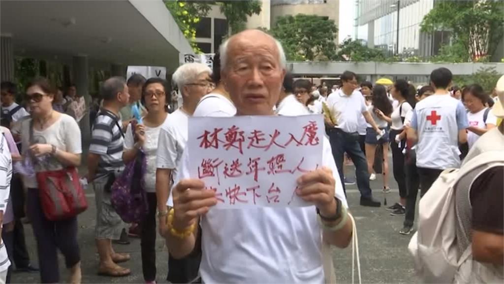 反送中促香港世代連結！9千名銀髮族上街力挺年輕人 