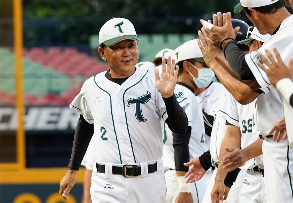 快新聞／恭喜！洪一中執教生涯1000勝到手　地點還在最熟悉的「桃園球場」