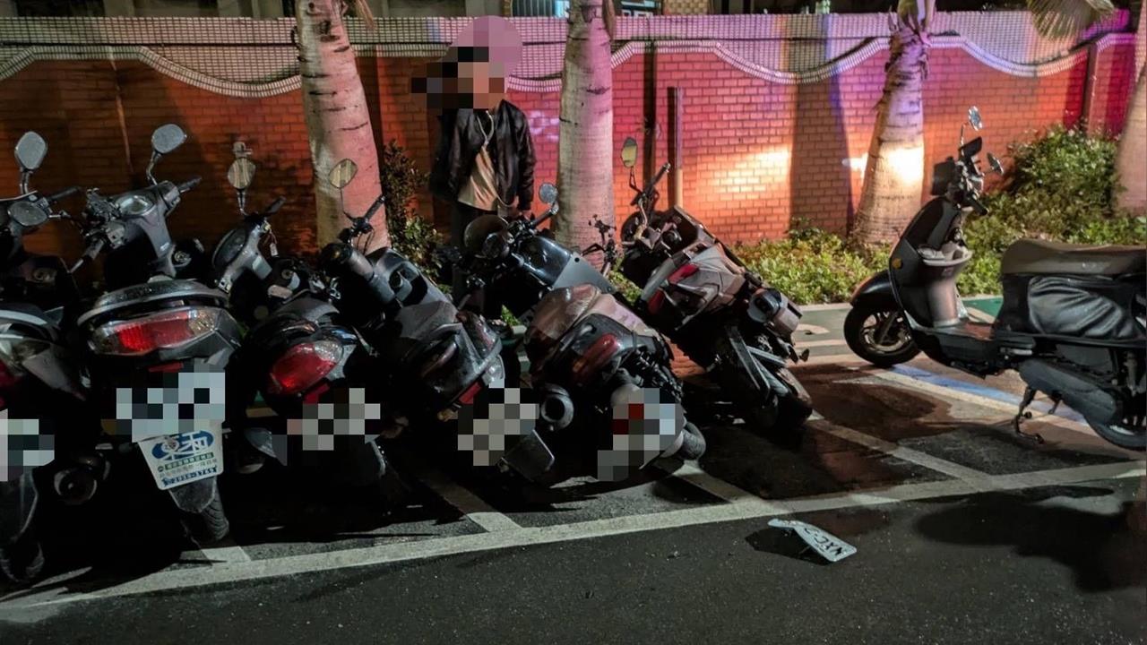 快新聞／真的嗎？新莊1小黃撞倒5機車「持續向前開走」　司機抗辯：沒想肇逃