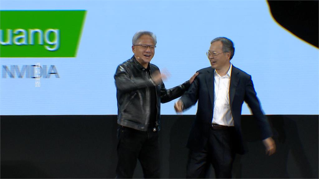 美超微執行長梁見後開講　多年好友黃仁勳登台助陣