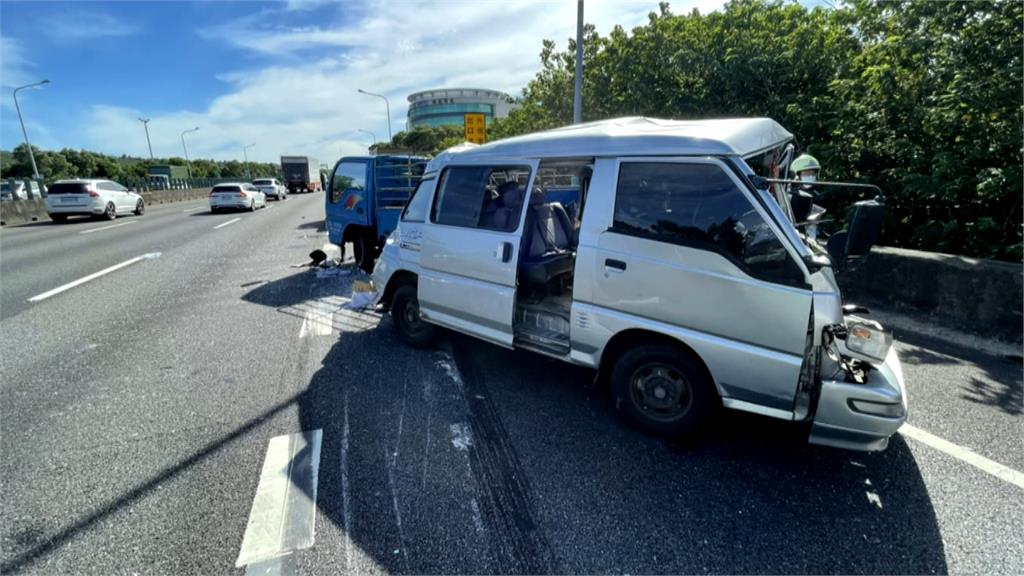 四車連環撞GG　中山高尖峰時刻交通打結