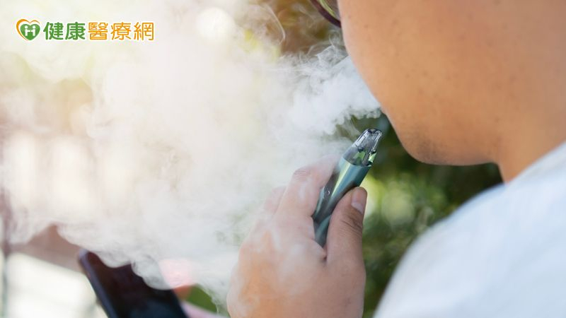 行銷話術引年輕人吸「加熱菸」　醫：一樣有尼古丁且含量遠超過規定
