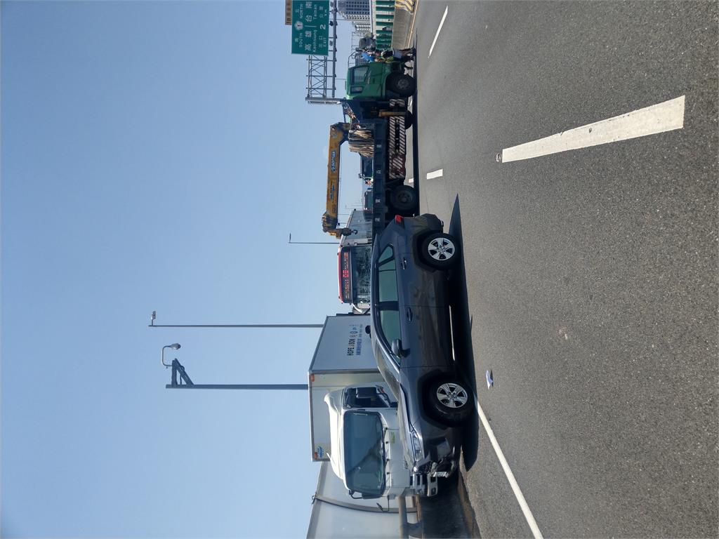 國道十號仁武路段　4車追撞7人受傷送醫