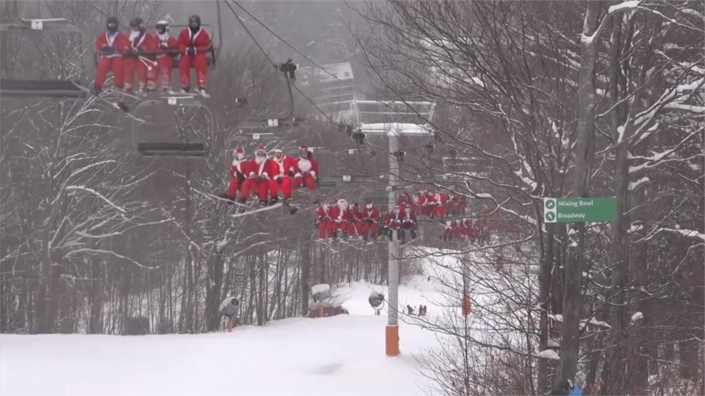 滑雪募款超熱鬧 三百位耶誕老人齊炫技