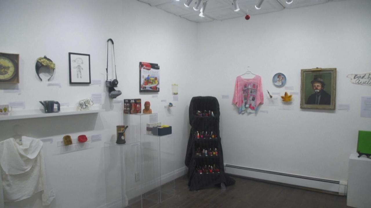 不要的禮物變身藝術！　多倫多爛禮物博物館開幕