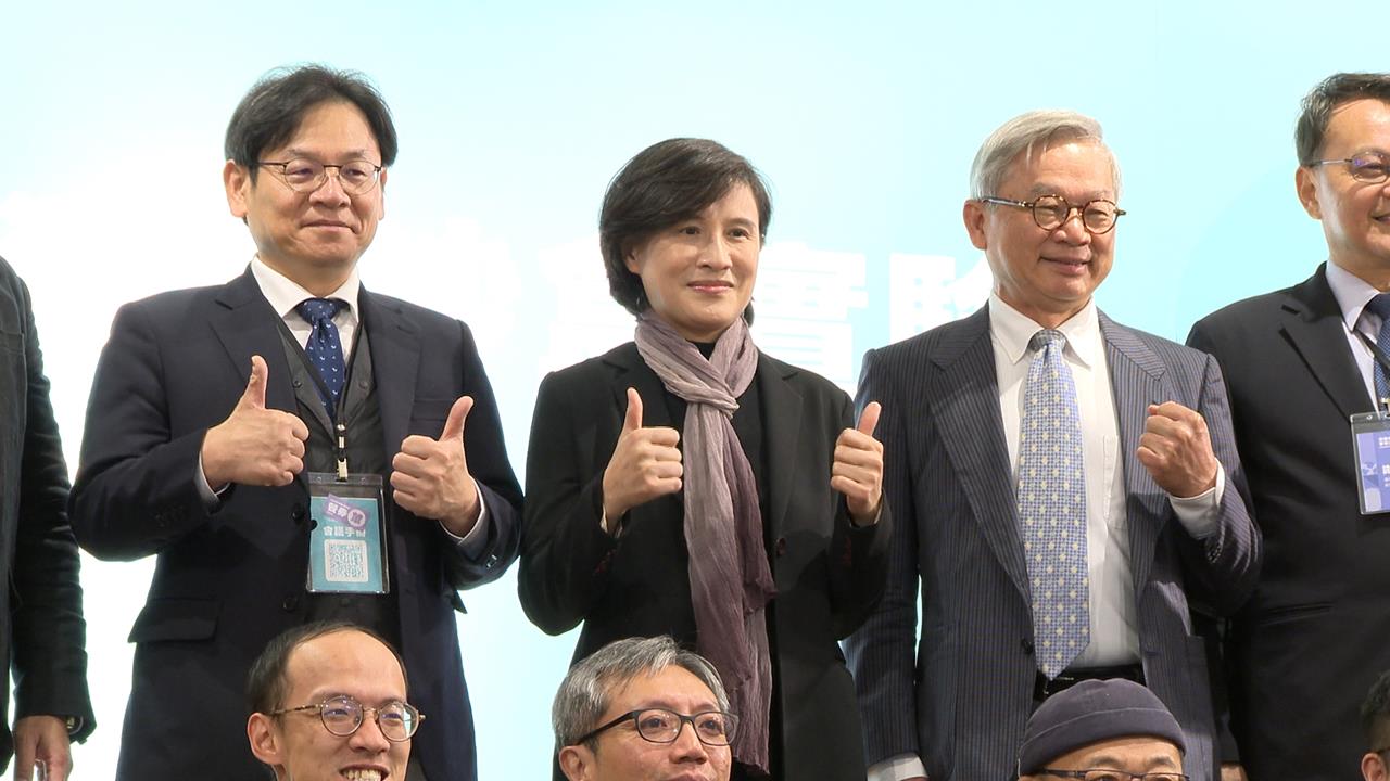 當奇兵選台北？鄭麗君稱考古題 傳推薦王世堅、吳思瑤