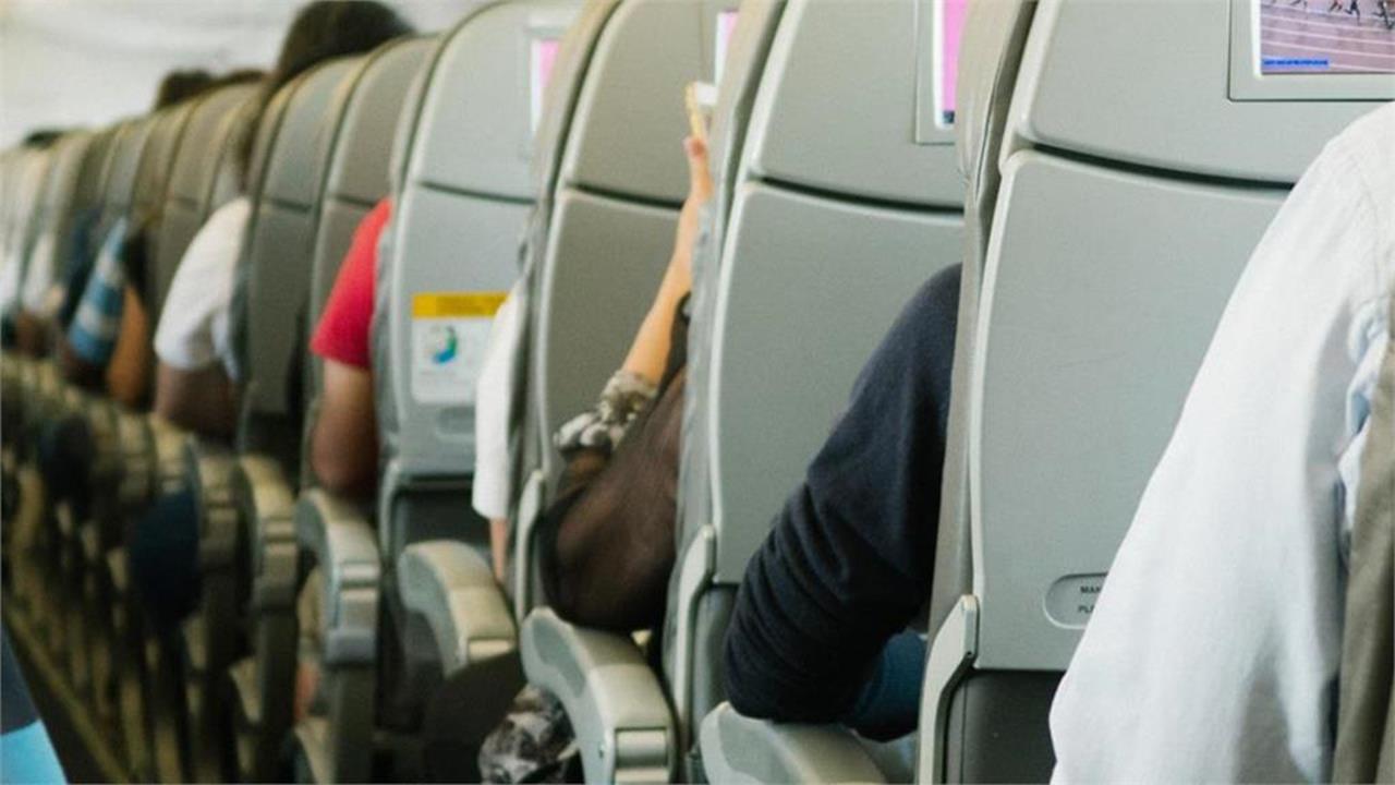 長途飛機想睡好覺千萬別選機尾？空服員揭：這2大區域才是平穩安靜首選