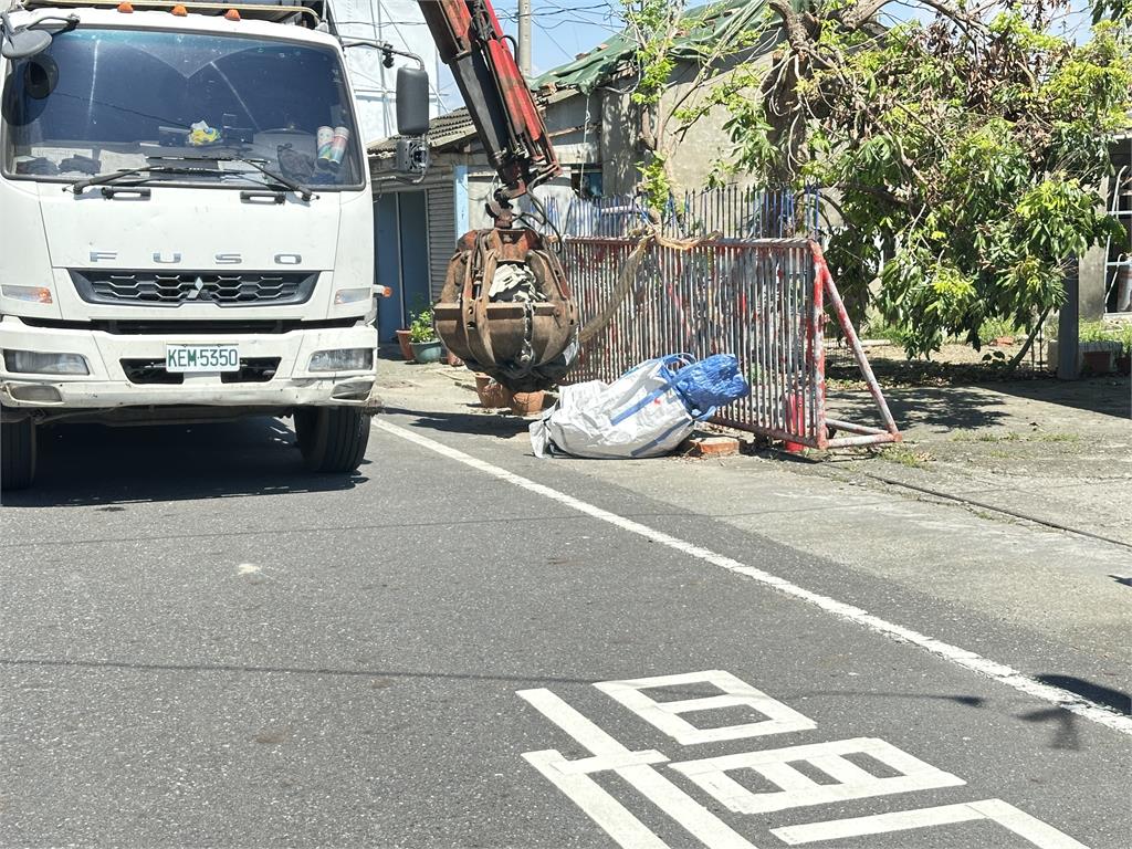 快新聞／丹娜絲過境！大量石綿瓦待清運　南市府揭成效：已清逾1270噸
