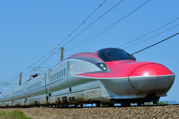 秋田新幹線列車停電受困　緊急疏散200多名旅客