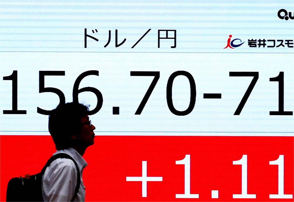 日本央行宣布維持現有基準利率　匯率重創！一度探156日圓兌1美元「34年新低」