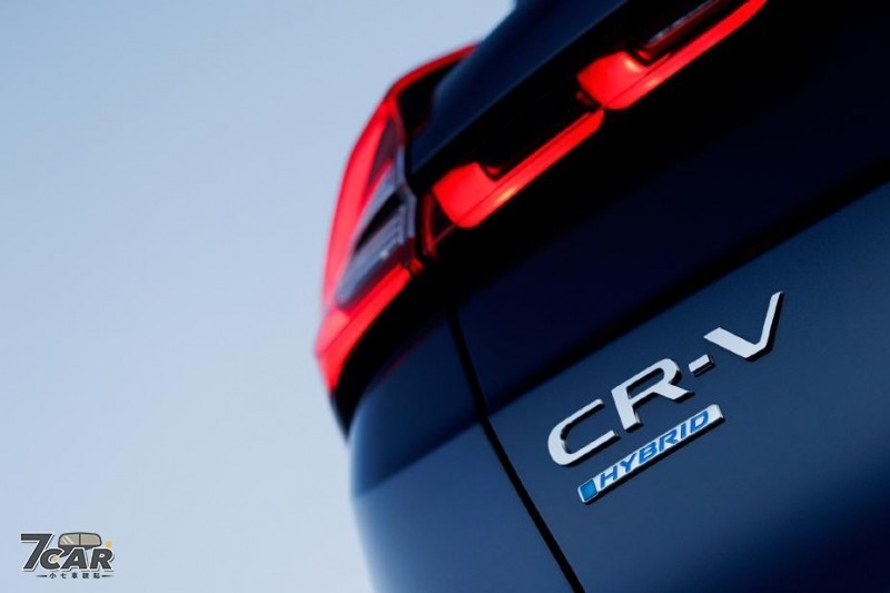 導入全液晶螢幕、維持懸浮排檔座 第六代 Honda CR-V 內裝預告曝光