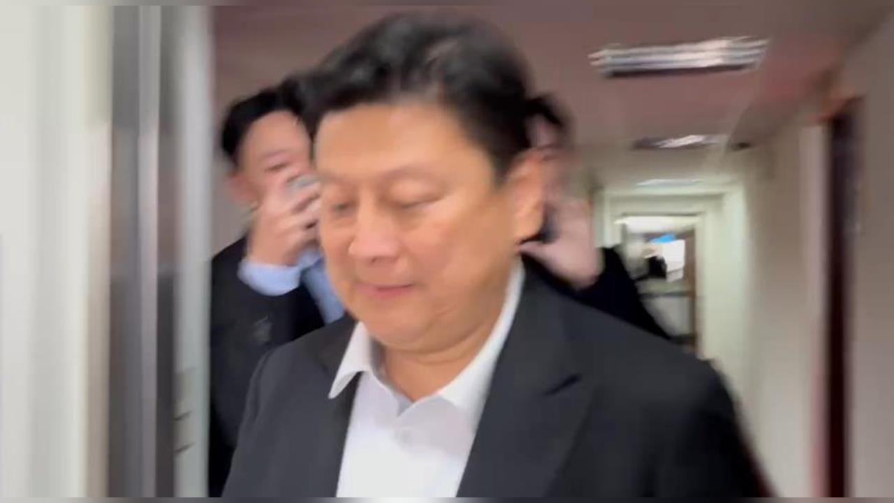 快新聞／何啟聖怒喊終結傅氏王朝！踢館國民黨中央　傅崐萁尷尬反應曝光了