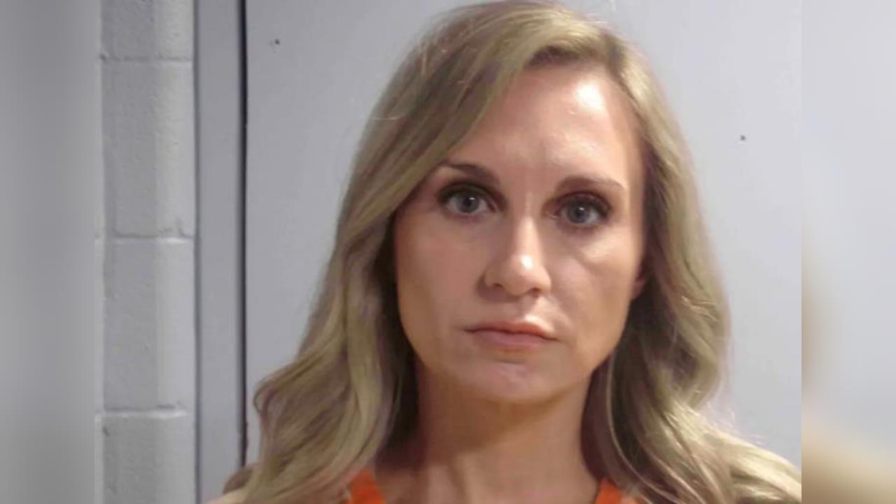 快新聞/女市長「床戰16歲少年」慘了!穿比基尼勾引兒子朋友 當場被抓包