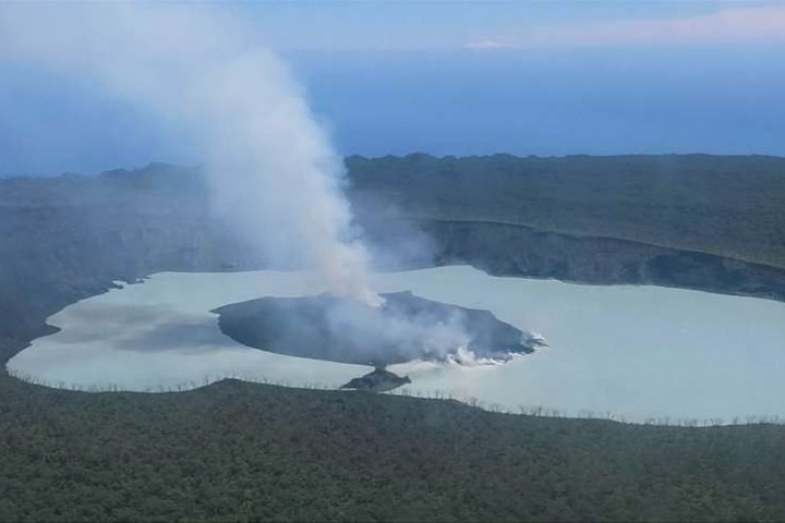 萬那杜火山不斷噴發 全島居民大撤離