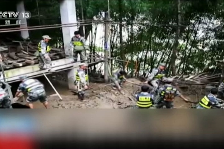 中國雲南暴雨侵河  2傷、1人生死未知