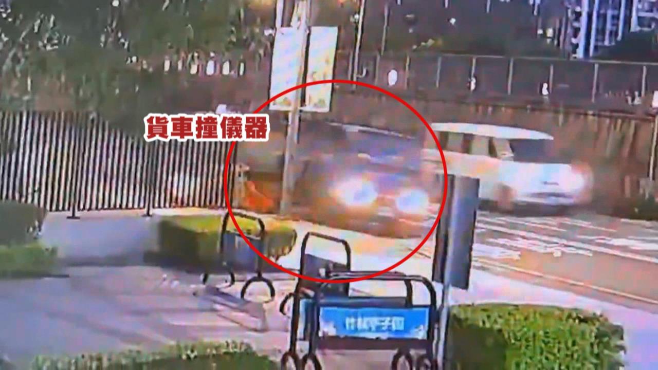 龜山噪音偵測儀剛架設就被撞　民眾報警仍沒人處理
