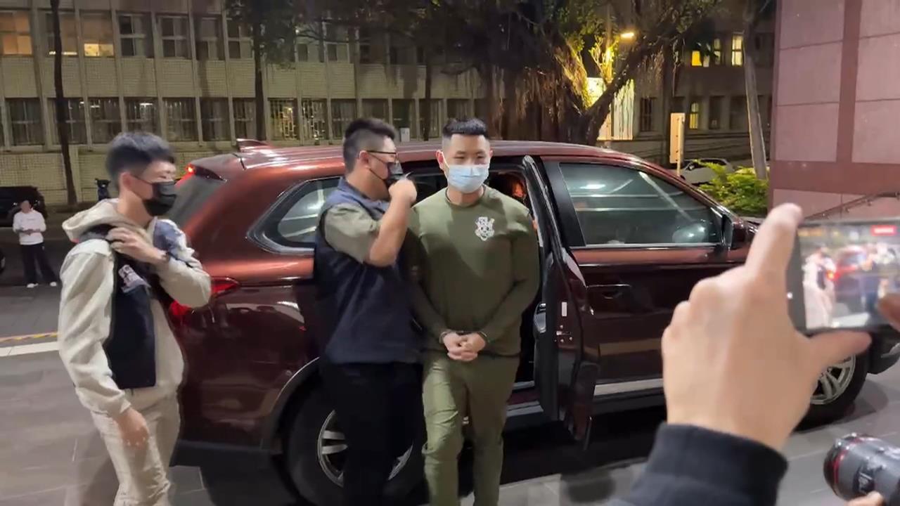 快新聞／11度變裝逃亡仍落網！北市醫美診所初五「遭轟4槍」　23歲槍手遭羈押禁見