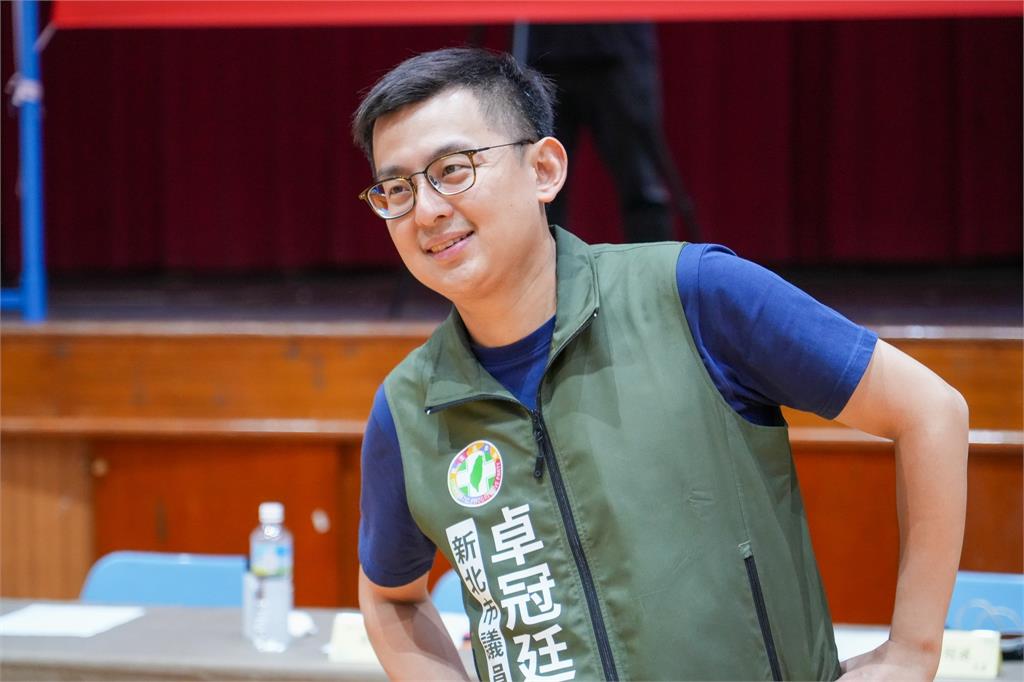 快新聞／柯文哲祭旗提告吞敗！　卓冠廷獲判無罪嗆爆：台灣人今年選了新總統