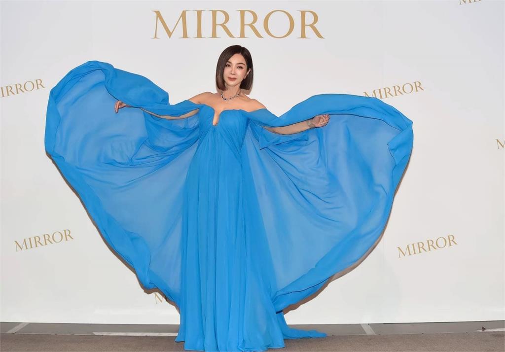 演藝圈模範女神！藝人陳美鳳不畏風雨　出席公益活動、用行動做愛心