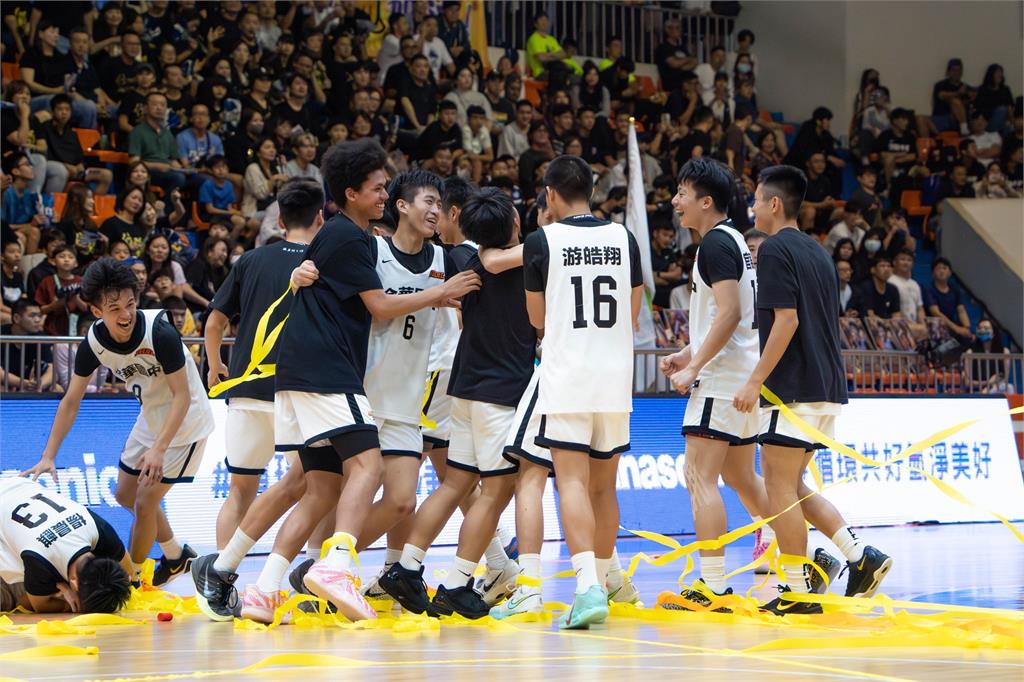 《籃球》隊史第9冠入袋！金華國中火力全開擊退信義，強勢蟬聯JHBL王座