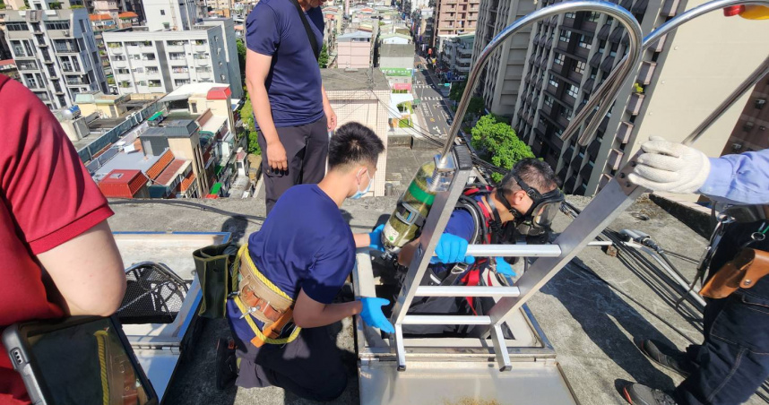 剝皮驗屍1／住戶聞異味驚見水塔浮屍！　180公分拆除工人溺死140公分水位