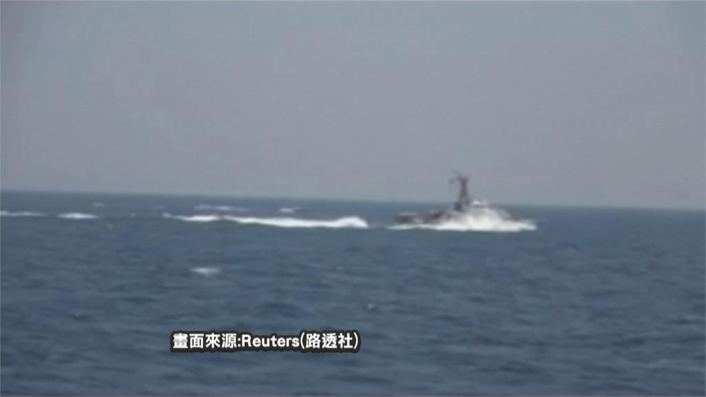 13艘伊朗快艇刻意逼近　美軍警告射擊30發子彈