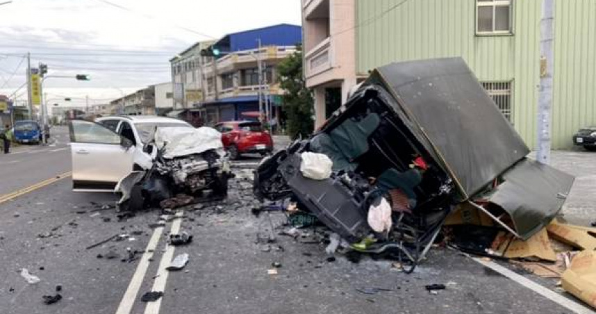 清晨死亡路口!雲158乙奪命連環撞 小貨車車頭斷裂釀2死2傷