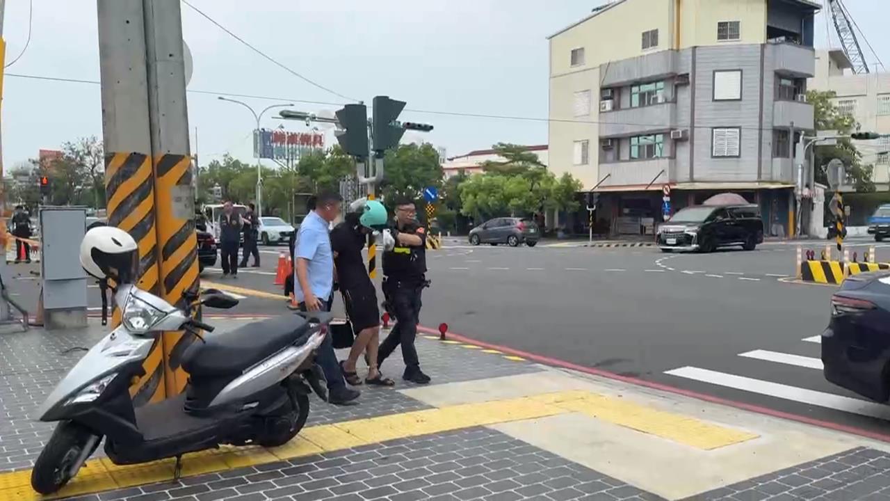 雲林街頭警匪追逐!駕駛撞傷母子又波及10多輛機車